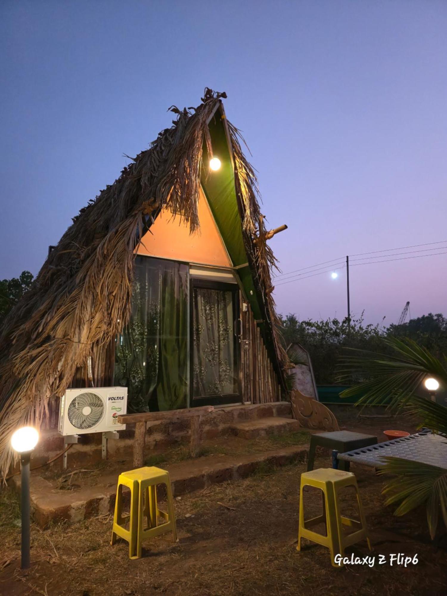 Sea Touch Beach Resort Harihareshwar Exterior photo